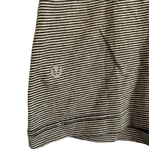 Lululemon Thin Fitted Micro Striped Skinny Stretch Tank Top Black White Size 4 - Picture 5 of 8